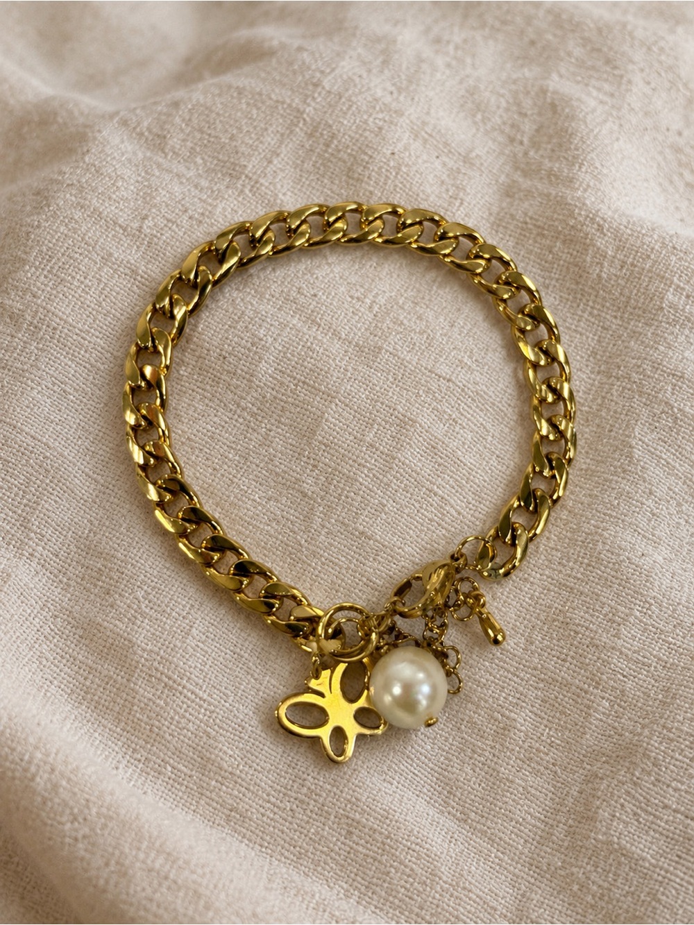 🆕❤️Gold Chain Bracelet with FWP Pearl and Butterfly Charm